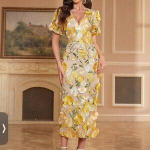 NWOT 3D Floral Yellow Midi Dress Size Small